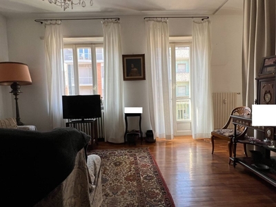 Appartamento in Vendita a Torino, zona Santa Rita, 178'000€, 130 m²