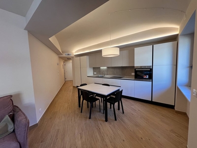 Bilocale in Affitto a Torino, zona Centro, 950€, 67 m², arredato