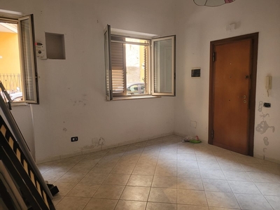 Bilocale in Vendita a Palermo, 69'000€, 72 m²