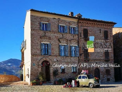 Borgo in vendita 3 Stanze da letto a Castignano