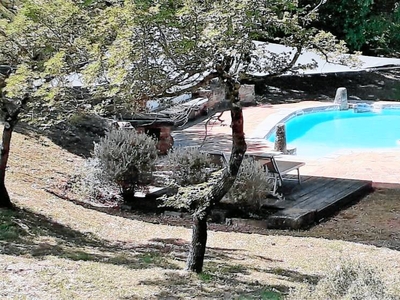 Casa a Casole D\'elsa con terrazza, giardino e piscina