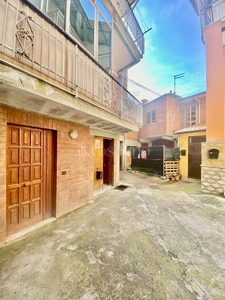 Casa a Cesinali in Via Tenente Domenico Berardi 13, Cesinali