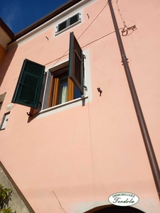 Casa Bi - Trifamiliare in Vendita a Santo Stefano di Magra via Arna