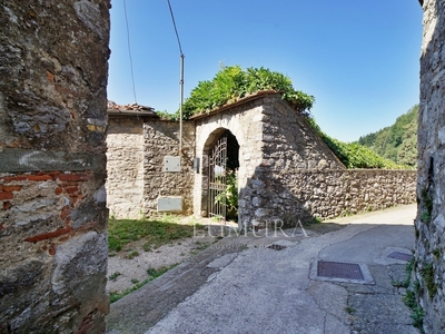 Casa di campagna in vendita 2 Stanze da letto a Camaiore