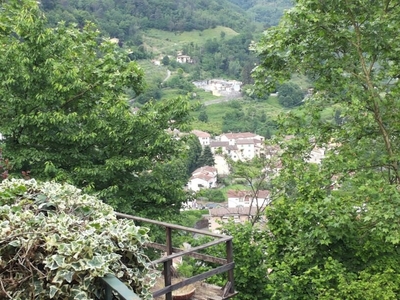 Casa in vendita 3 Stanze da letto a Bagni Di Lucca