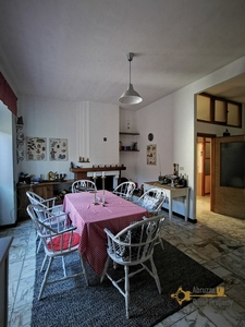 Casa in vendita 6 Stanze da letto a Montenero Di Bisaccia