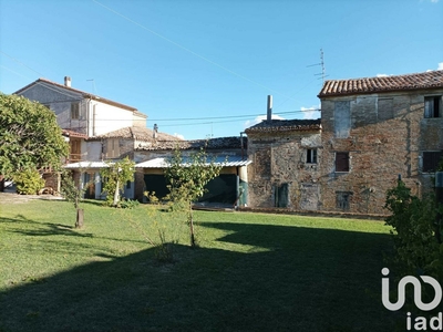 Casa in vendita 7 Stanze da letto a Jesi