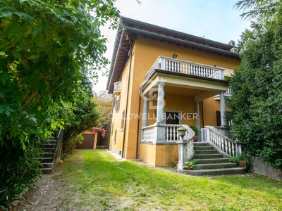 Casa in vendita in Montorfano, Italia