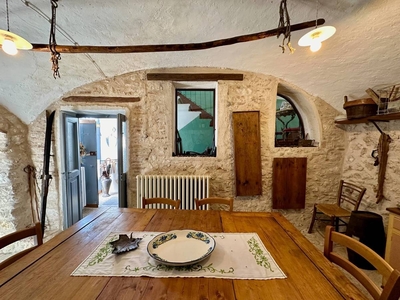 Casa indipendente in vendita 3 Stanze da letto a Castel Del Monte