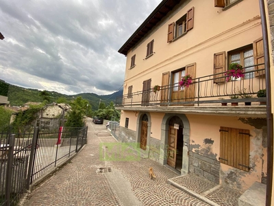 Casa indipendente in vendita 3 Stanze da letto a Montegallo