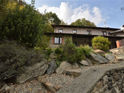 Casa indipendente in vendita 3 Stanze da letto a Val Di Chy