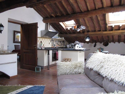 Casa indipendente in vendita 5 Stanze da letto a Bagni Di Lucca