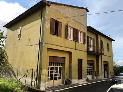 Casa indipendente in vendita 5 Stanze da letto a Castell'azzara