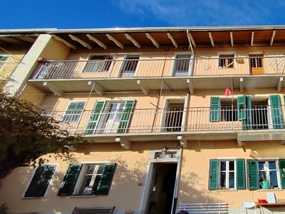 Casa indipendente in vendita 6 Stanze da letto a Biella