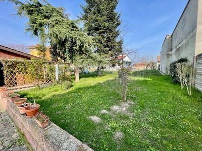 Casa Indipendente in Vendita a Alessandria, zona Cabanette, 148'000€, 160 m²