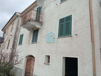 Casa semi indipendente in vendita 2 Stanze da letto a Mongiardino Ligure