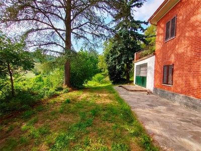 Casa semi indipendente in vendita 3 Stanze da letto a Nizza Monferrato