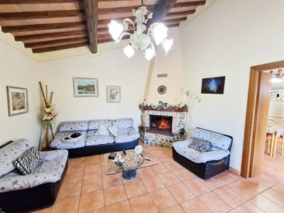 Casa semi indipendente in vendita 3 Stanze da letto a San Gimignano