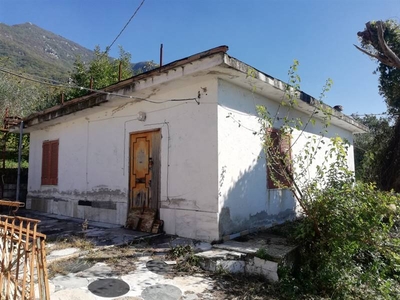 Casa singola in Calvisi in zona Calvisi a Gioia Sannitica