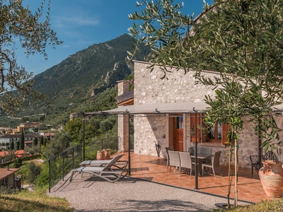 Casa vacanze 'Villa Limone B' con vista lago, terrazza privata e Wi-Fi