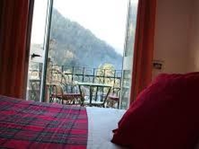Hotel in vendita 8 Stanze da letto a Bagni Di Lucca