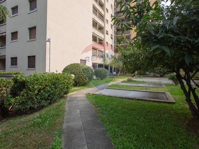 Quadrilocale in Vendita a Milano, zona Romolo, 350'000€, 108 m²