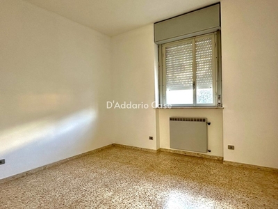 Quadrilocale in Vendita a Taranto, 65'000€, 120 m²