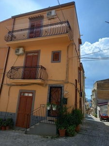 Rennovated Townhouse in Sicily - Casa Leena Via Calderai