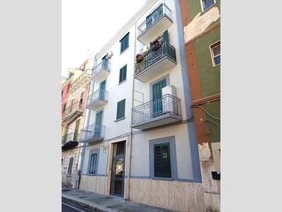 Trilocale in Vendita a Bari, 120'000€, 76 m²