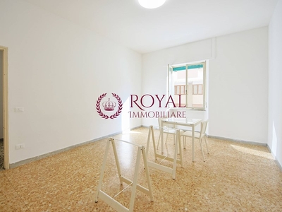 Trilocale in Vendita a Livorno, zona Centro, 85'000€, 75 m²