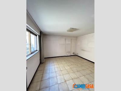 Ufficio in Affitto a Palermo, 500€, 50 m²