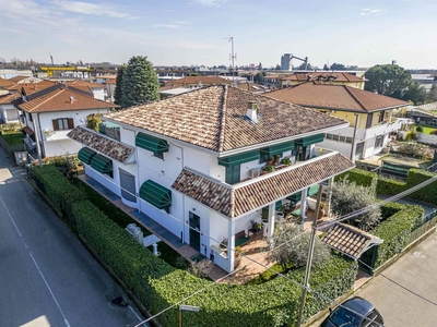 Villa in Padova 8 a Cardano al Campo