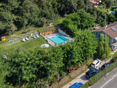 Villa in vendita 10 Stanze da letto a Soiano Del Lago