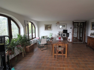 Villa in vendita 4 Stanze da letto a Castelfranco Piandiscò