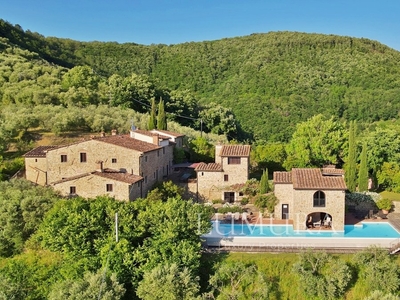 Villa in vendita 8 Stanze da letto a Monsummano Terme