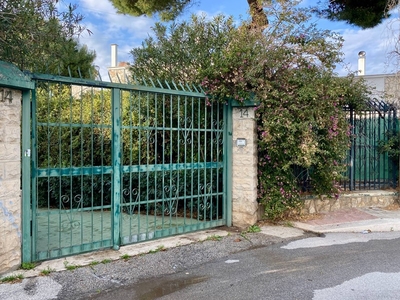 Villa in Vendita a Bari, zona Palese, 590'000€, 289 m²