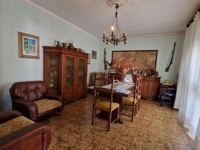 Villa in Vendita a Pisa, zona Riglione Oratoio, 350'000€, 160 m², con Box