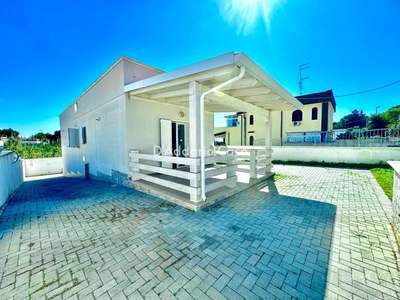 Villa in Vendita a Taranto, 158'000€, 90 m²