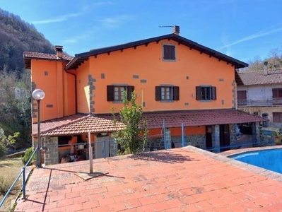 Villa in Via Nazario Sauro 97 a Fivizzano