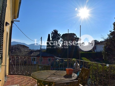 Appartamento con giardino, Lucca monte san quirico