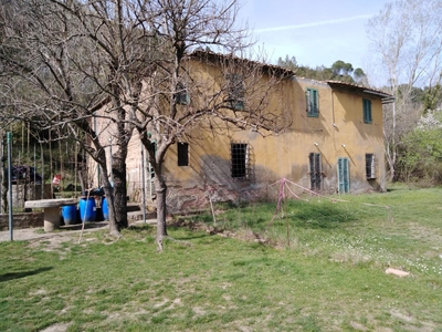 Casa indipendente con giardino a Montopoli in Val d'Arno