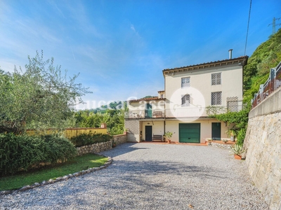 Casa indipendente con giardino, Lucca vinchiana