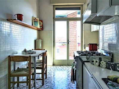 Appartamento in Affitto a Ferrara, zona Fuori Mura, 900€, 100 m², arredato