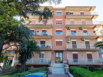 Appartamento in vendita a Catania Via Galermo
