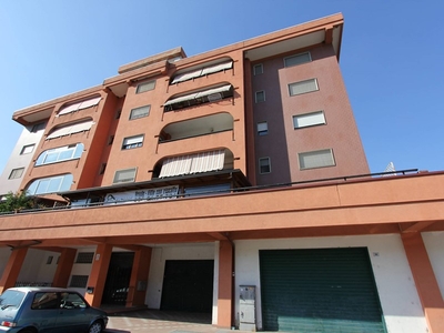 Appartamento in Vendita a Cosenza, zona Sud, 165'000€, 125 m²