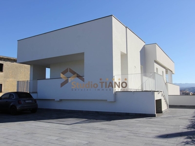 Appartamento in Vendita a Cosenza, zona Sud, 380'000€, 160 m²