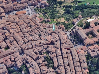 Appartamento in Vendita a Siena, 509'000€, 289 m²