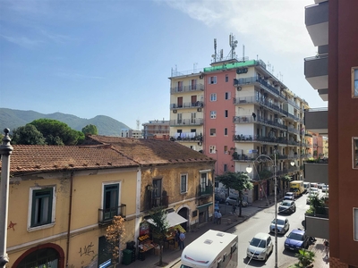 Appartamento in Via Trento 82 in zona Italia , Paradiso di Pastena , Santa Margherita a Salerno