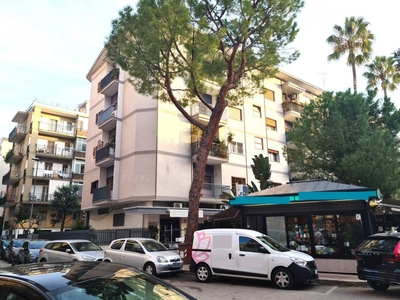 Appartamento viale Papa Pio XII 26, Poggiofranco, Bari