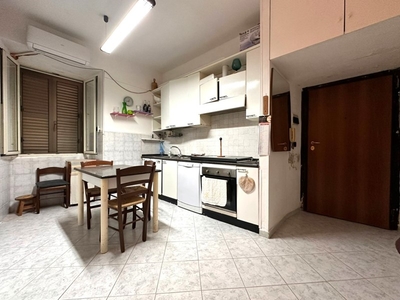 Bilocale in Affitto a Catanzaro, zona Lido Lungomare, 1'200€, 60 m², arredato